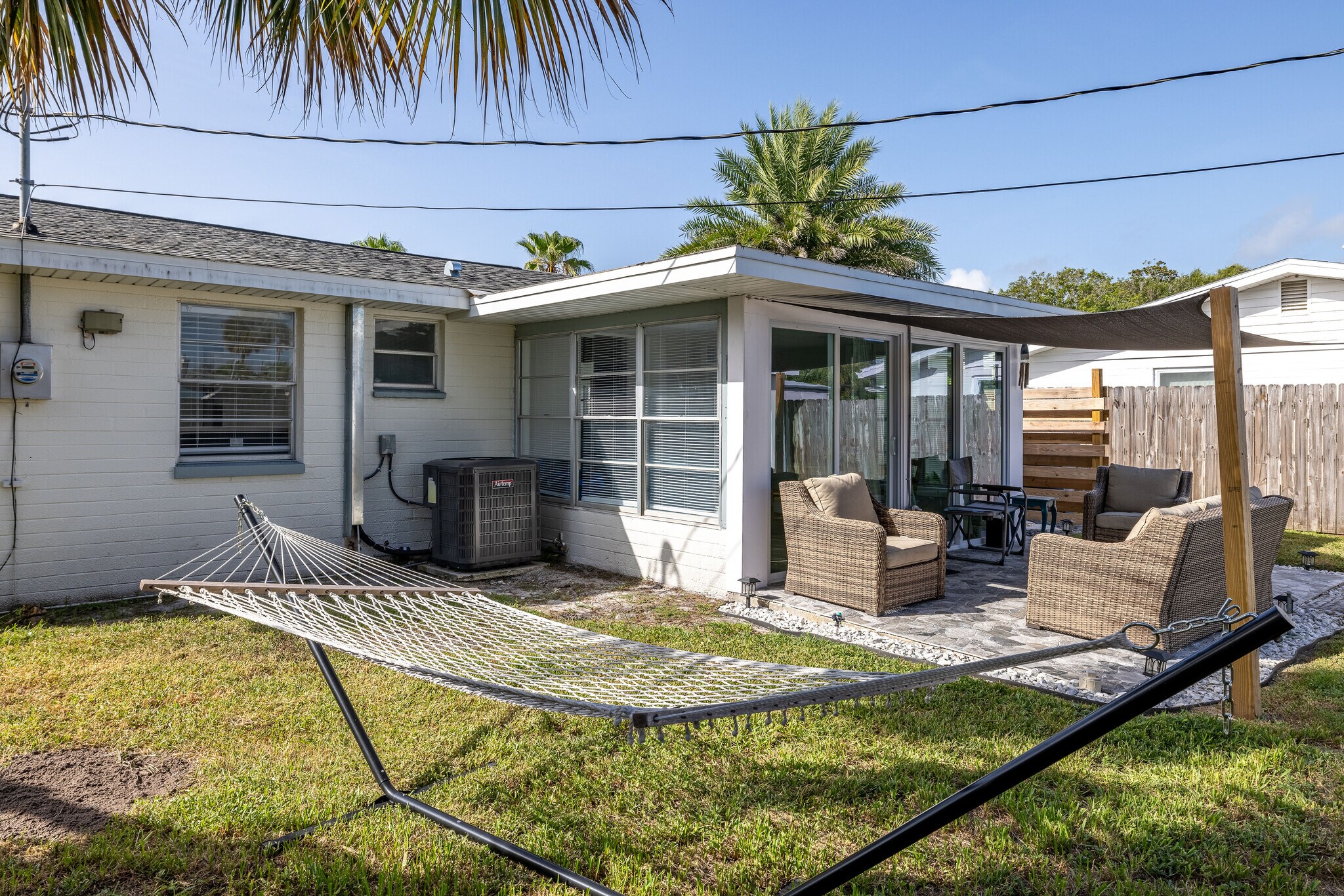 Building Photo - 54 River Shore Dr