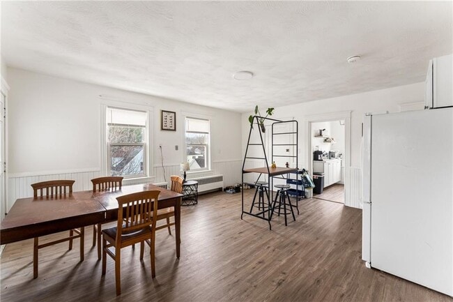 Building Photo - 19 Vale St