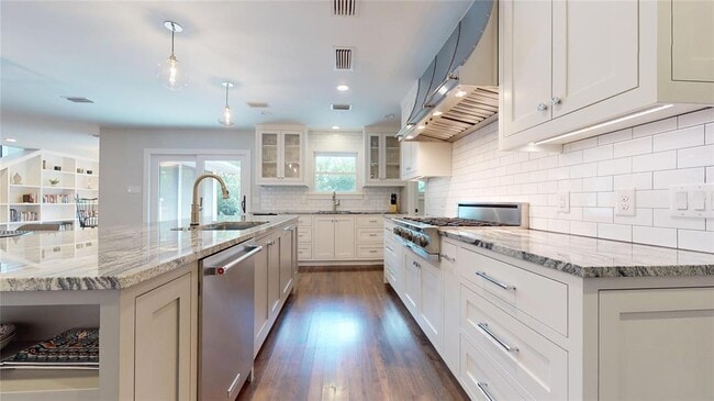Building Photo - 3102 Foxfire Dr