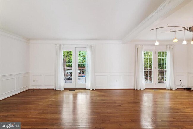 Building Photo - 10940 Brewer House Rd