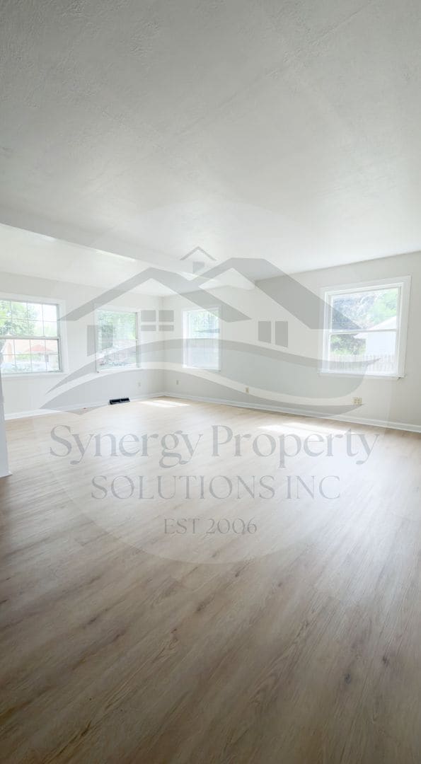 Building Photo - Madison Ranch Home