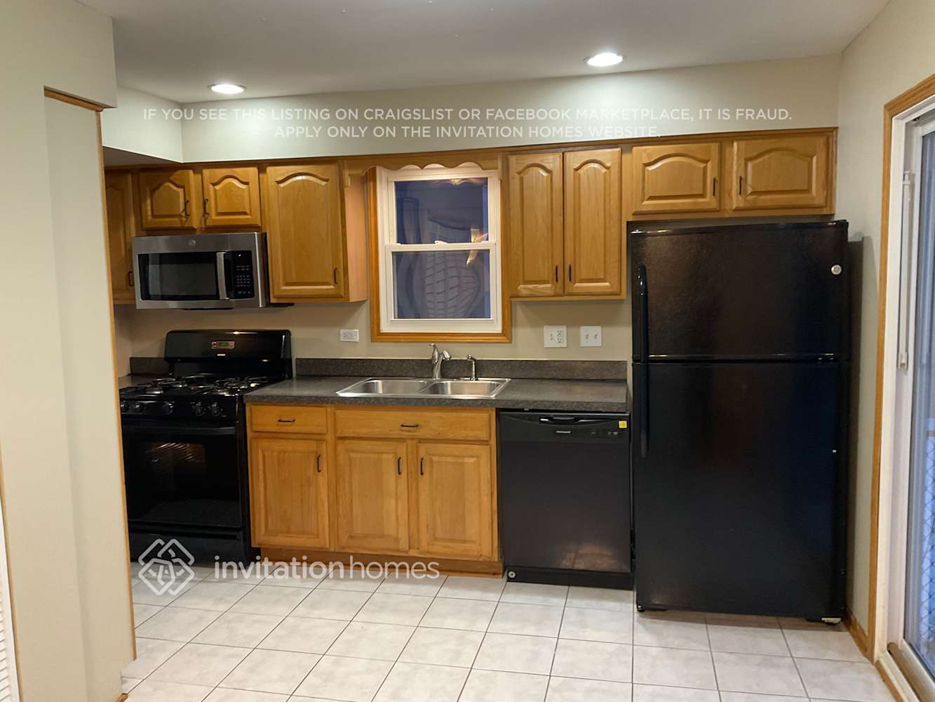 Building Photo - 9112 S 53rd Ct