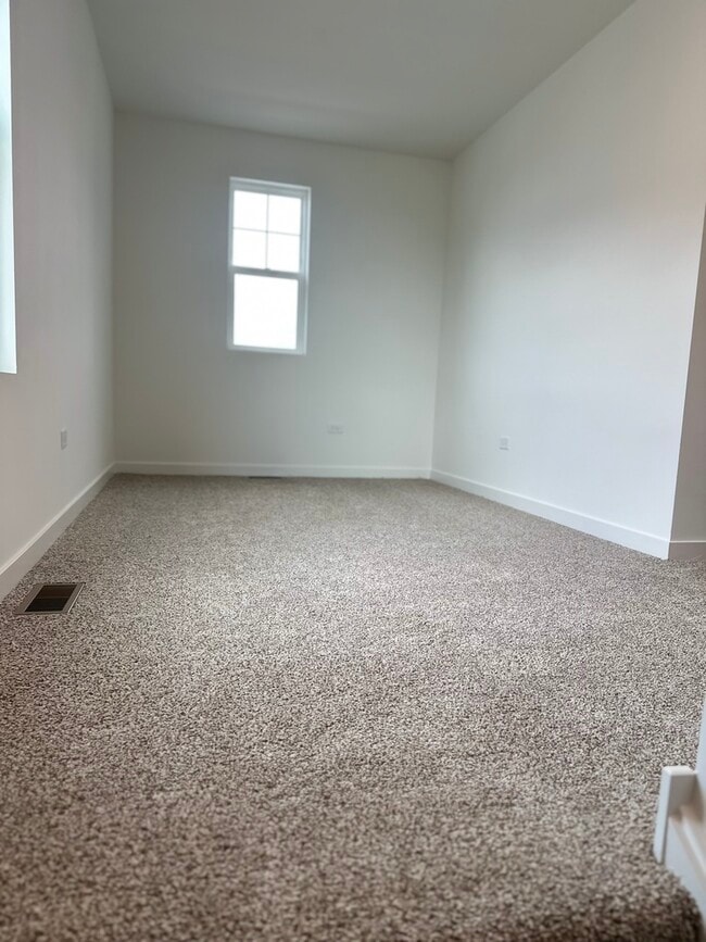 Building Photo - 2428 Semillon St