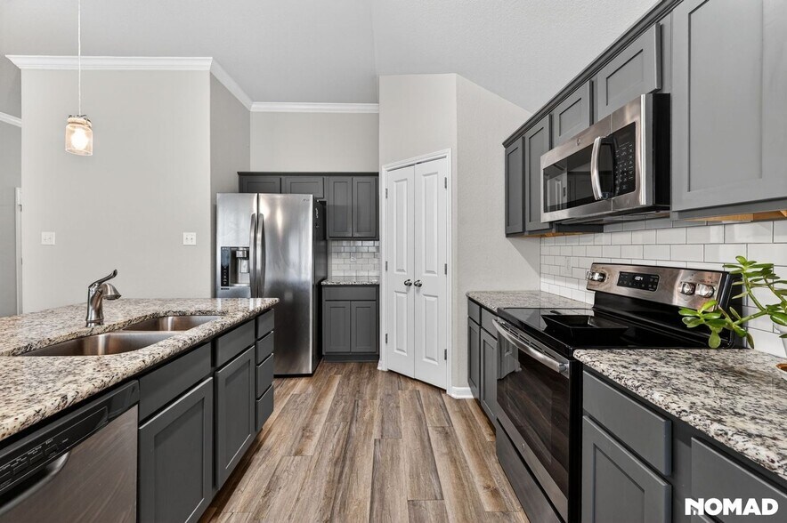 Building Photo - 7328 Hudson Grove Dr