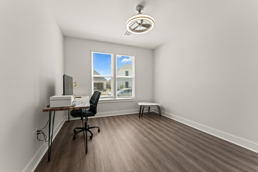 Building Photo - 3145 Creekmere Ln