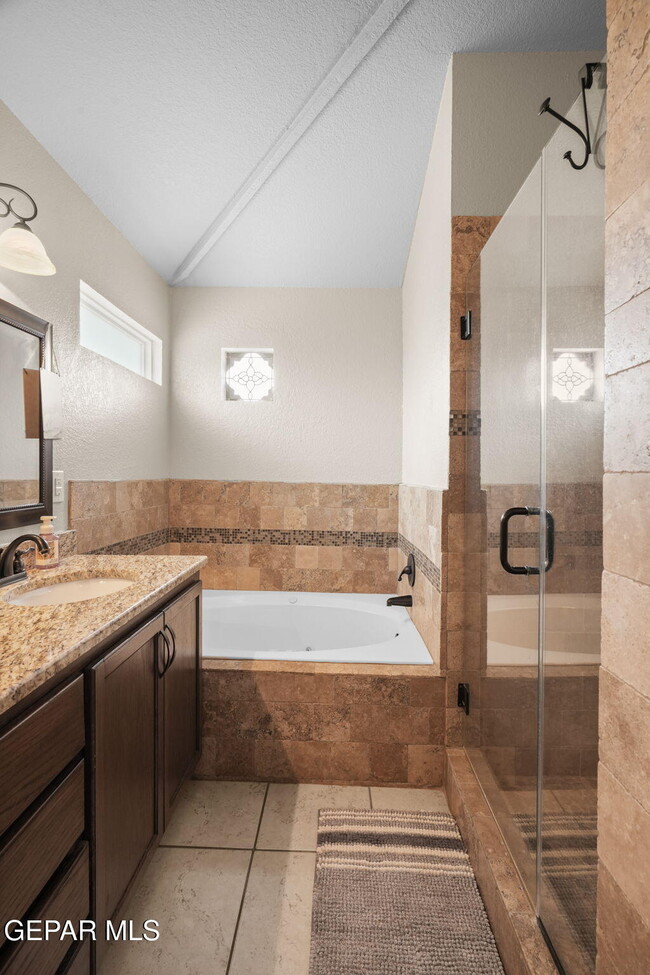 Building Photo - 6052 Bandolero Dr