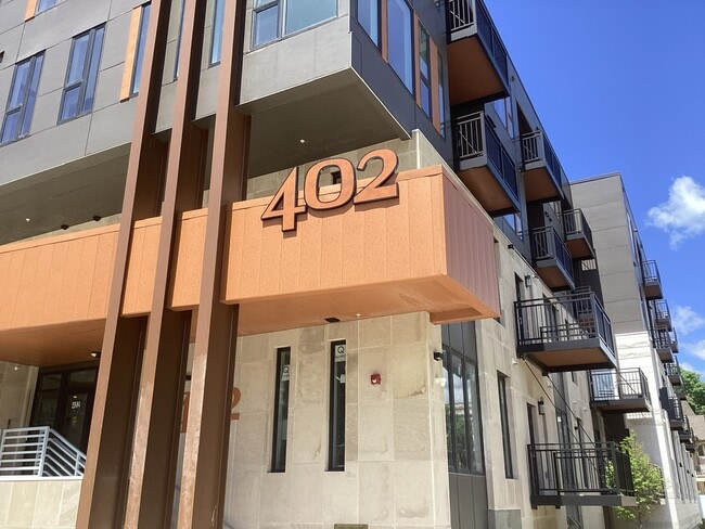 Building Photo - 402 W Wilson Street
