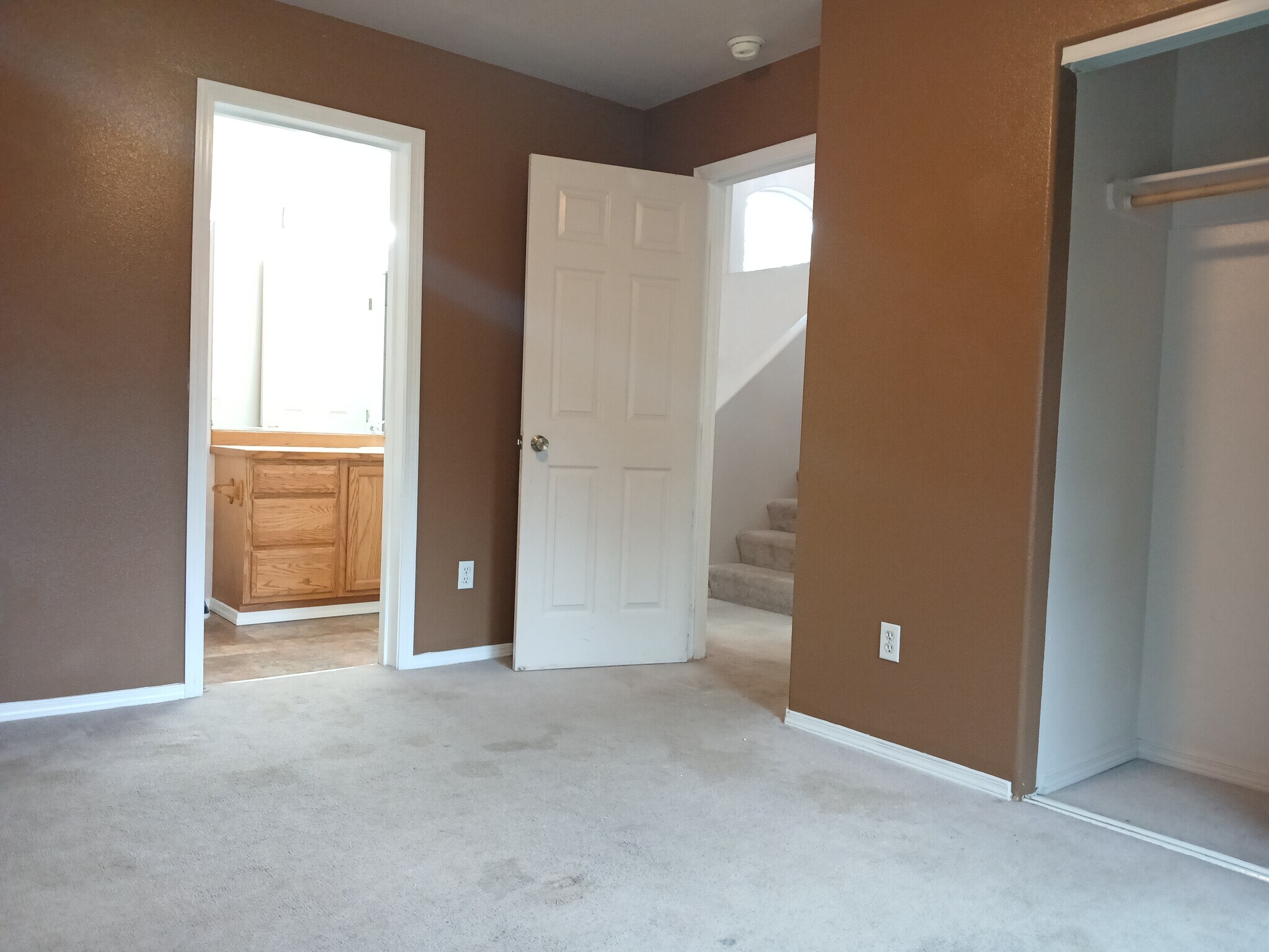 Cocoa Room-bathrrom access - 320 E Victor Cir