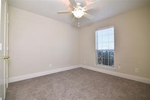 Building Photo - 321 S Chestnut St