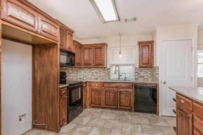 Building Photo - Located in Canyon TX Close to WT !!! 3/2/2 CH/A