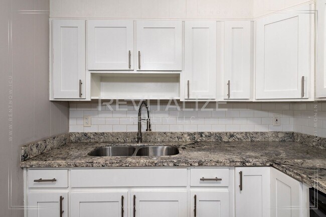 Building Photo - Beautifully Updated 4-Bedroom Home in West Mobile!