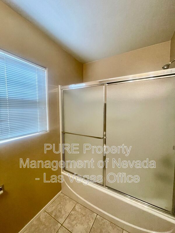 Building Photo - 126 Solidago Ave