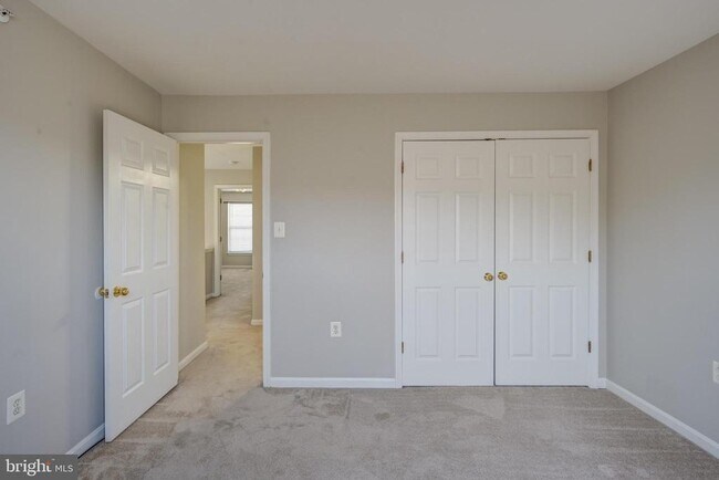 Building Photo - 4624 Kings Mill Way