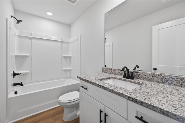 Building Photo - 548 Madison St