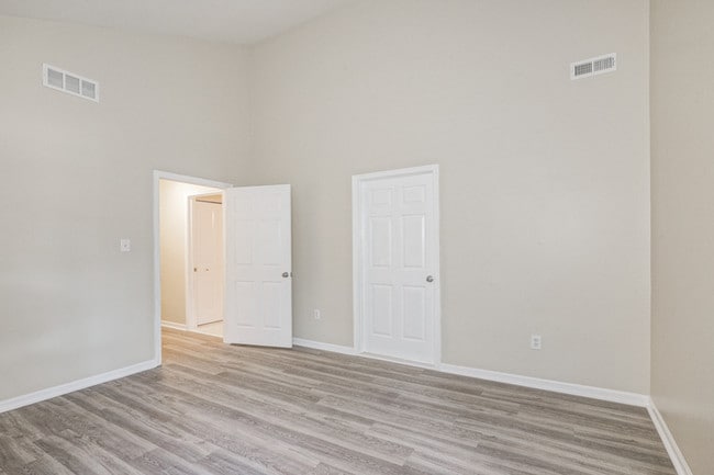 Building Photo - 1396 Tristram Cir