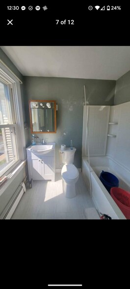 Building Photo - 133 Park Ave