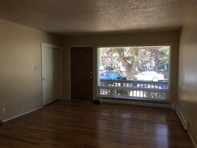 Building Photo - fal6120