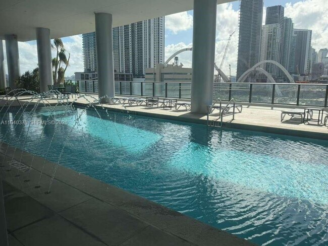 Building Photo - 1600 NE 1st Ave