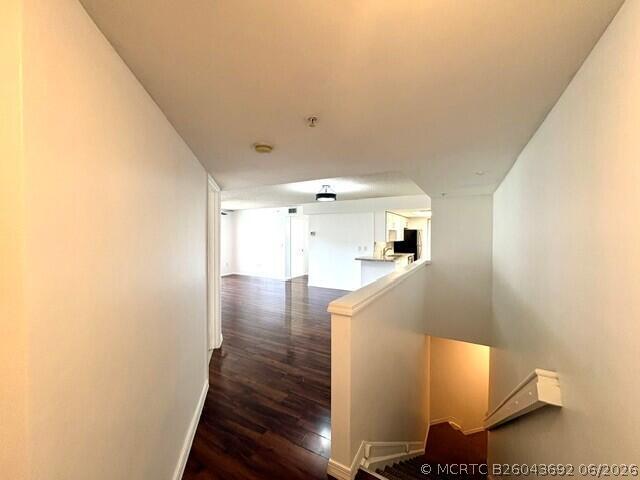 Building Photo - 100 Crestwood Ct N