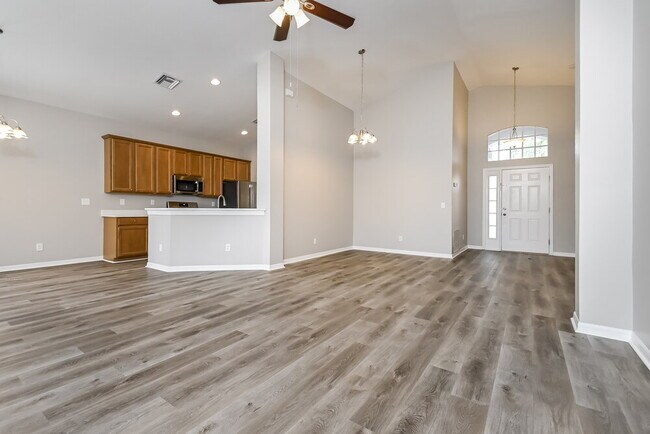 Building Photo - 5110 Clover Mist Dr