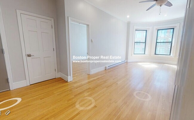 Building Photo - 827-829 Boylston St