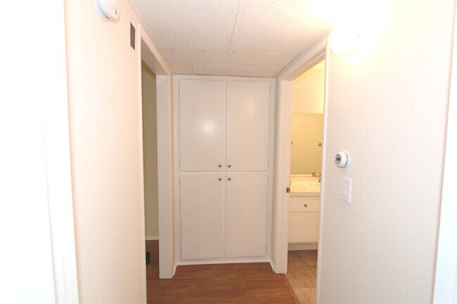 Building Photo - 5421 Kester Ave