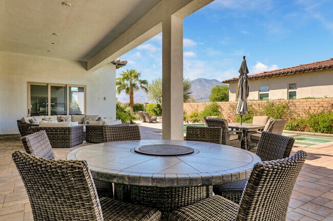 Building Photo - 81695-695 Thunder Gulch Way