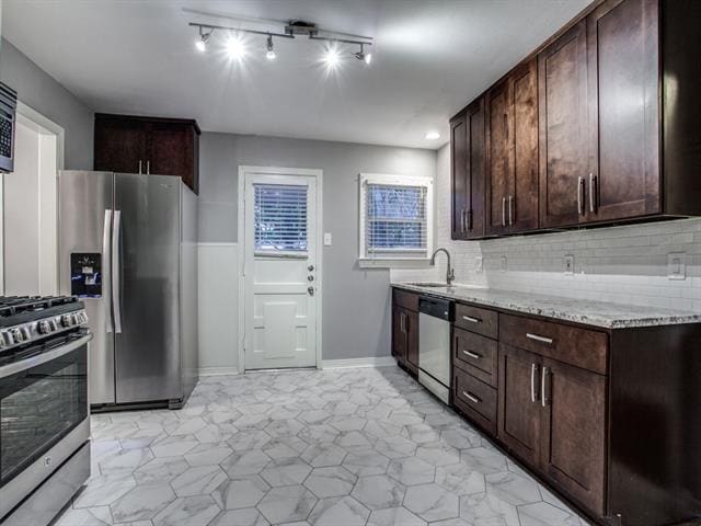 Building Photo - 568 Coolair Dr