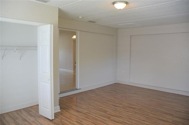 Building Photo - 1602 Lancaster Ave