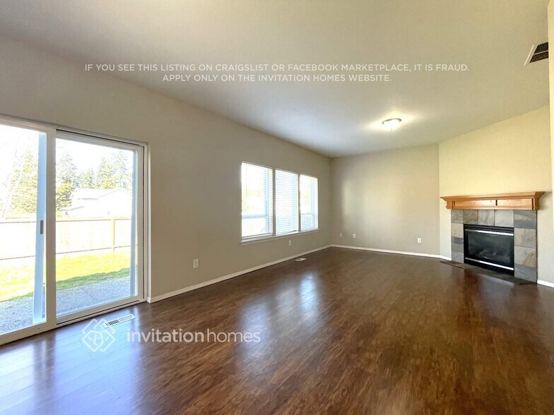 Building Photo - 2321 171st St E