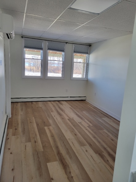 Building Photo - 2142 US-9