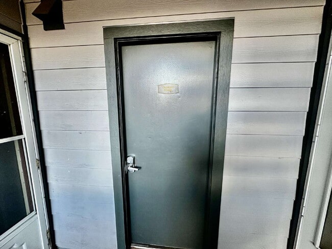 Building Photo - **MOVE IN SPECIAL - FIRST MONTH'S RENT FREE!!** "Charming 2-Bed Condo in Golden, CO - Cozy Living!"