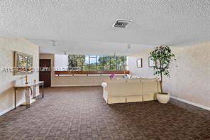 Building Photo - 491 Racquet Club Rd