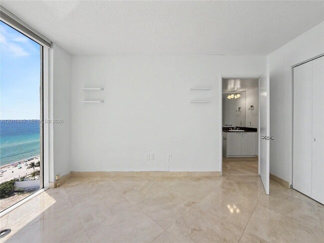 Building Photo - 17555 Collins Ave