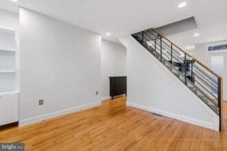 Building Photo - 2217 Memphis St