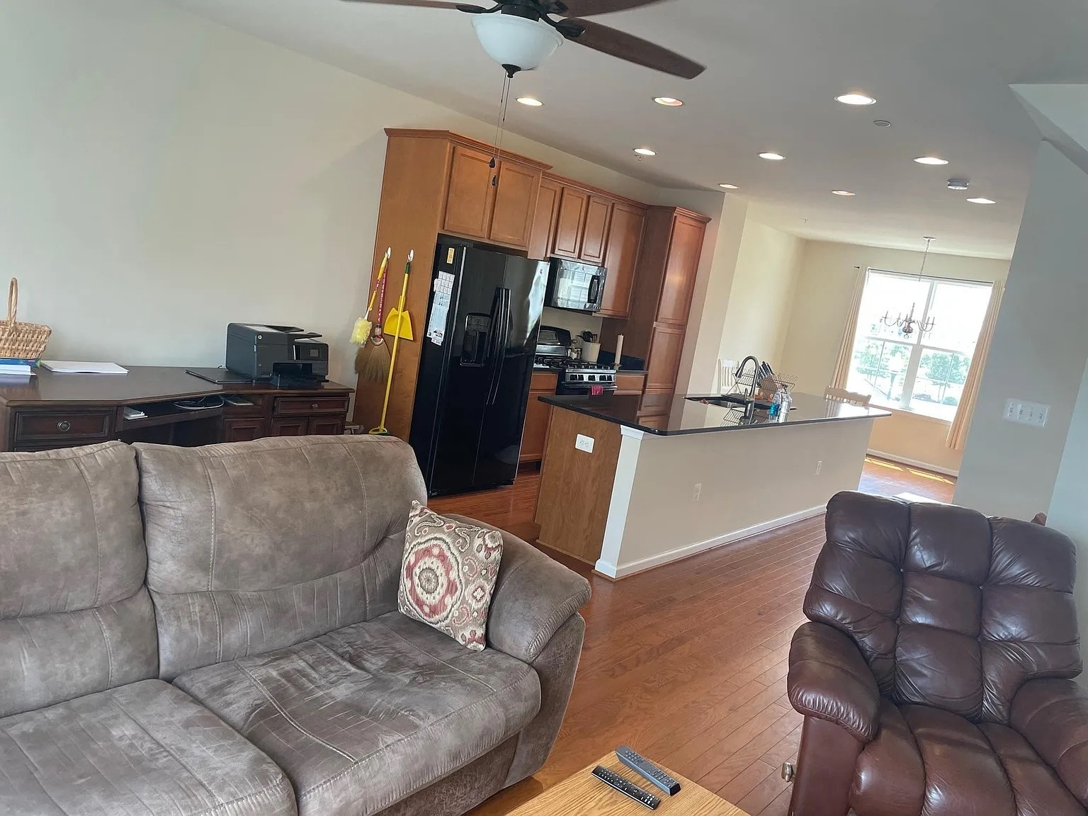 Building Photo - 5907 Leben Dr