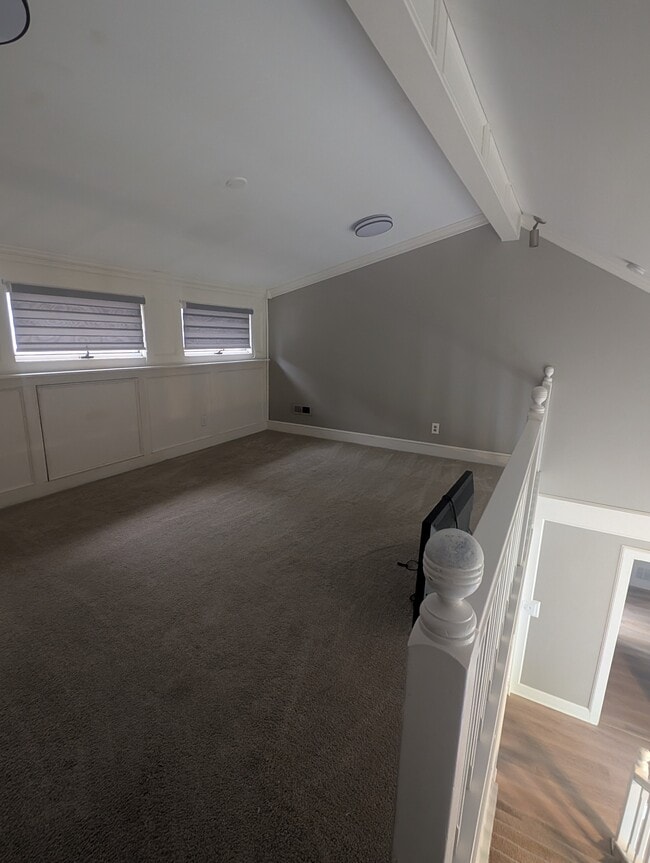 Building Photo - 1440 N Mart-way Dr