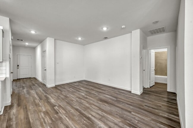 Building Photo - 647 Delicate Arch Dr