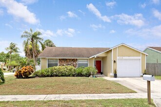Building Photo - 108 Greenbriar Dr