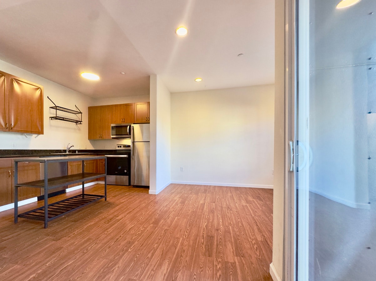 Building Photo - 1121 40th St