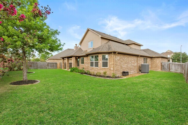 Building Photo - 5619 S Denham Ridge Ln