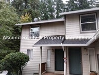 Building Photo - Price Reduced! Beautifully Updated 2 Level...
