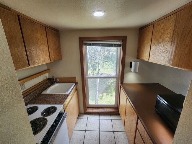 Building Photo - Pinon Condo