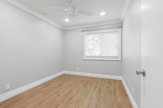 Building Photo - Recently renovated 3-bedroom 3 bath Laguna...