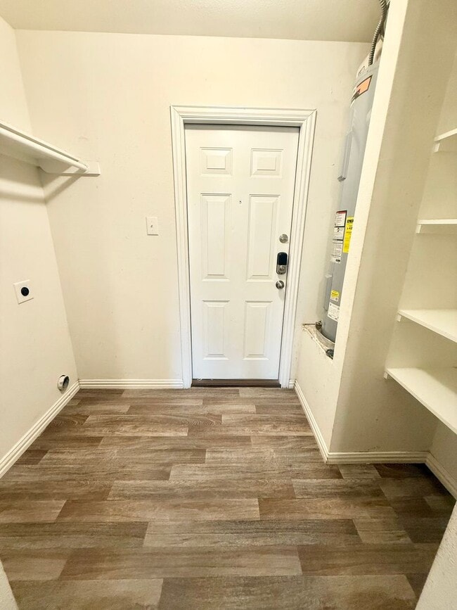 Building Photo - 3-bed/2-bath built in 2020!