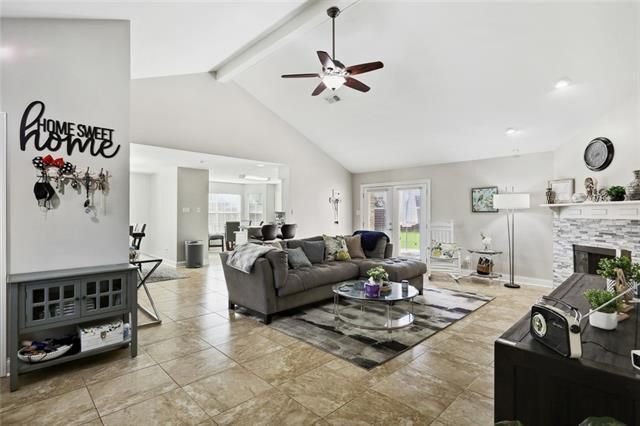 Building Photo - 115 Savanna Dr