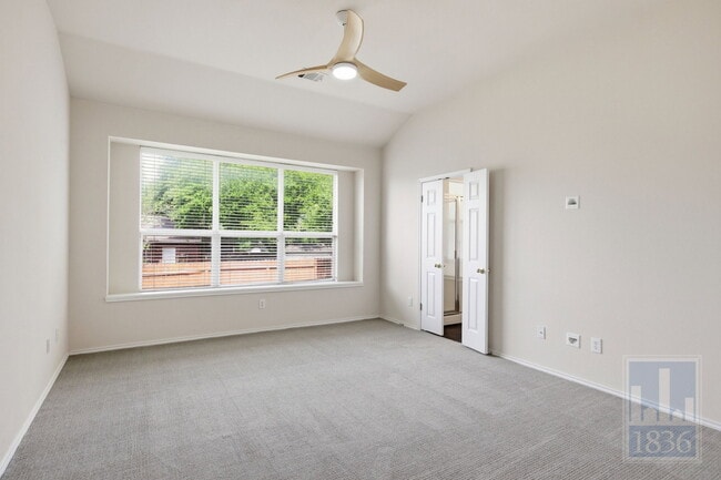 Building Photo - 2217 Speidel Dr
