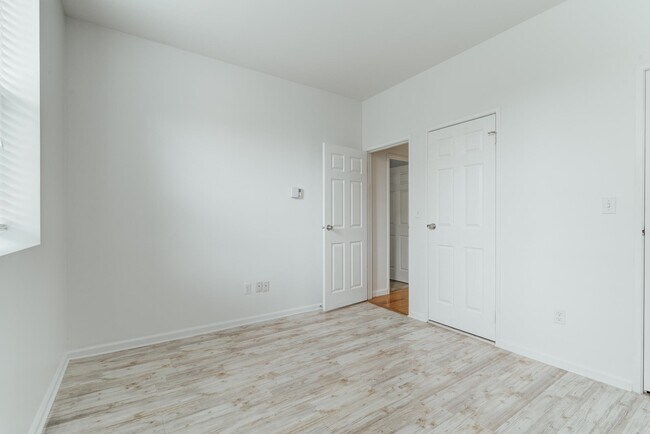 Building Photo - 258 Barrow St