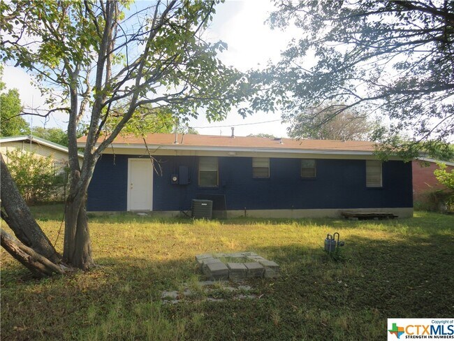 Building Photo - 104 Bybee Ct