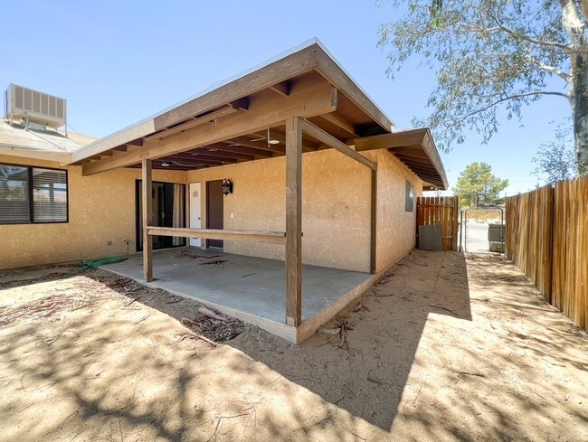 Building Photo - 3 Bedroom Home in 29 Palms